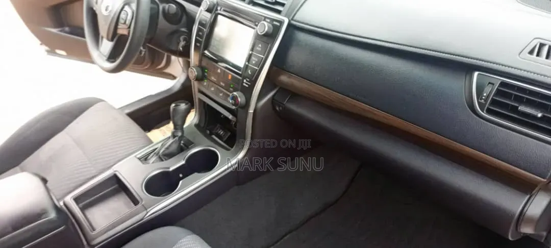 Toyota Camry LE 4dr Sedan (2.5L 4cyl 6A) 2016 Gray