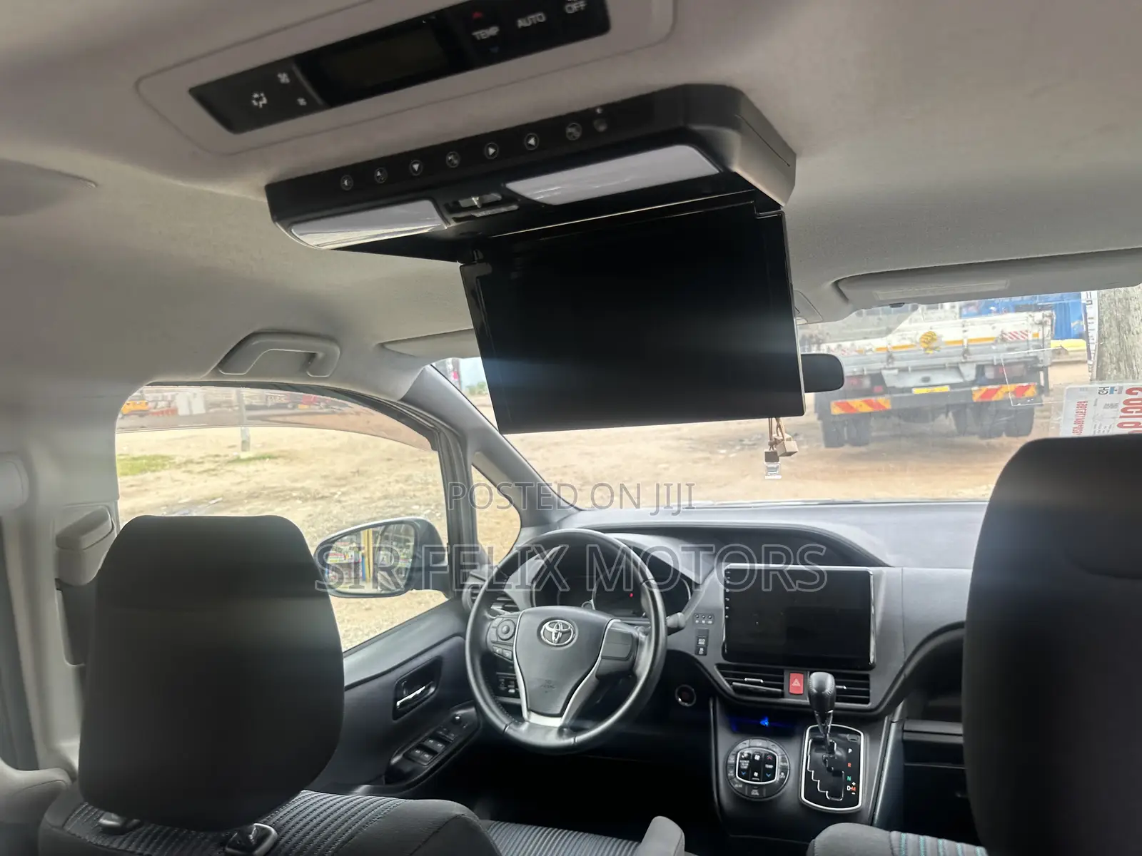 Toyota Voxy X 4WD 8-Seater 2015 Black