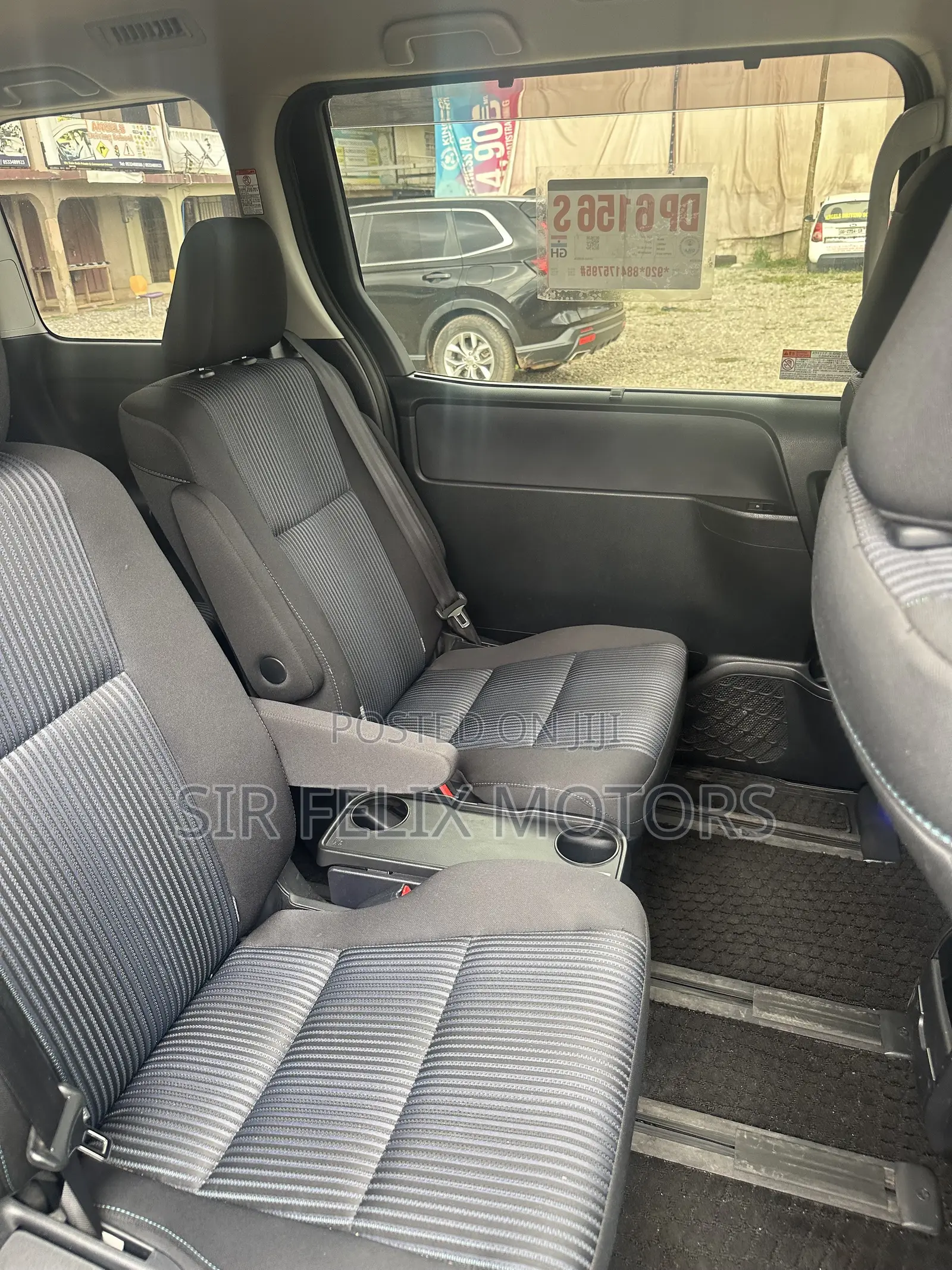 Toyota Voxy X 4WD 8-Seater 2015 Black