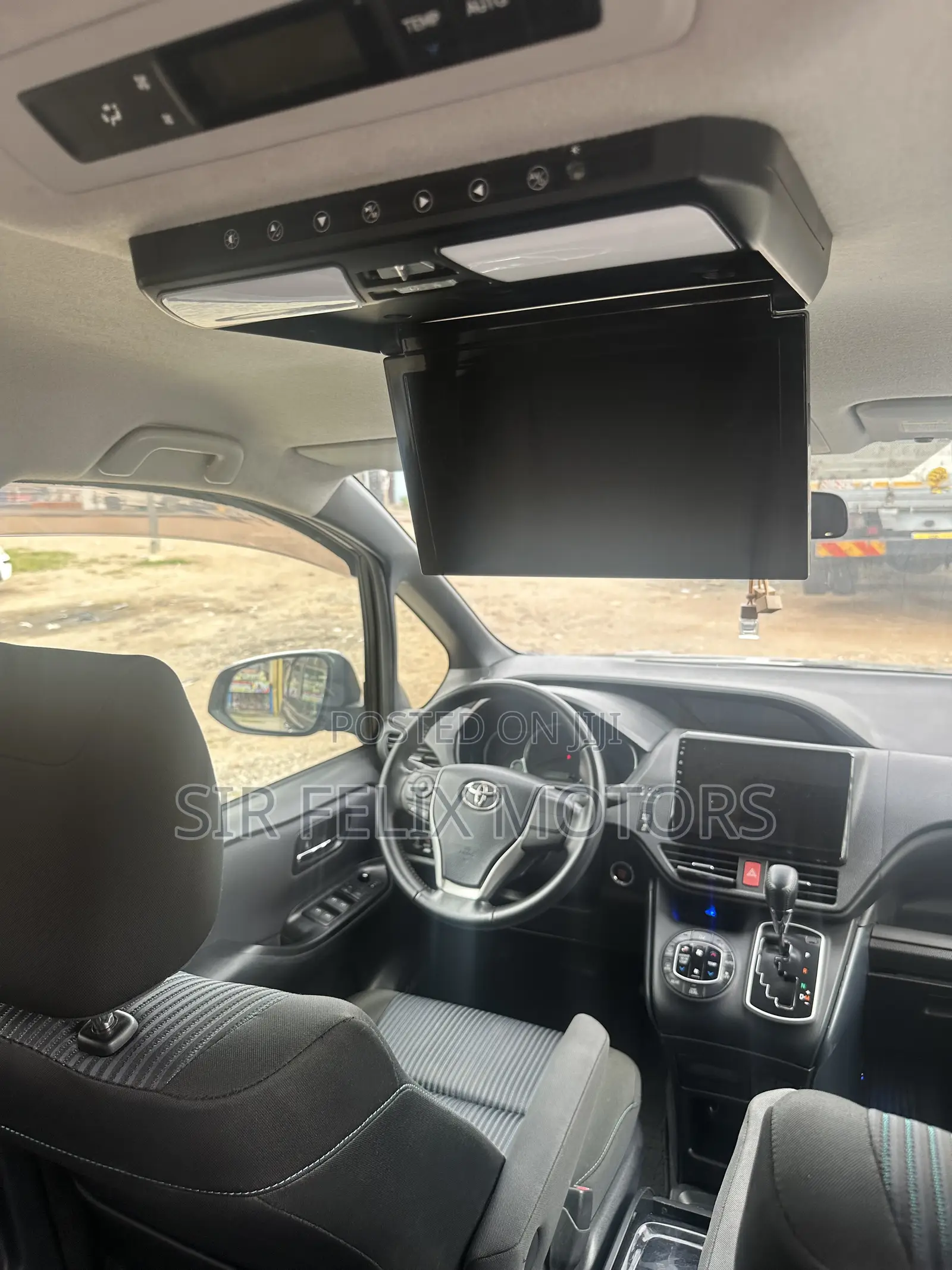 Toyota Voxy X 4WD 8-Seater 2015 Black