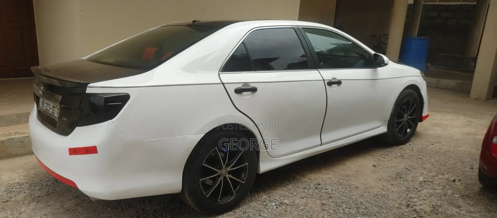 Toyota Camry SE 4dr Sedan (2.5L 4cyl 6A) 2013 Gray