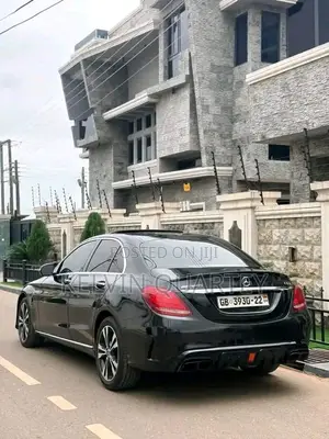 Mercedes-Benz C300 2016 Black
