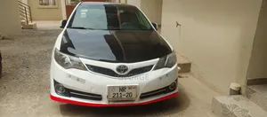 Toyota Camry SE 4dr Sedan (2.5L 4cyl 6A) 2013 Gray