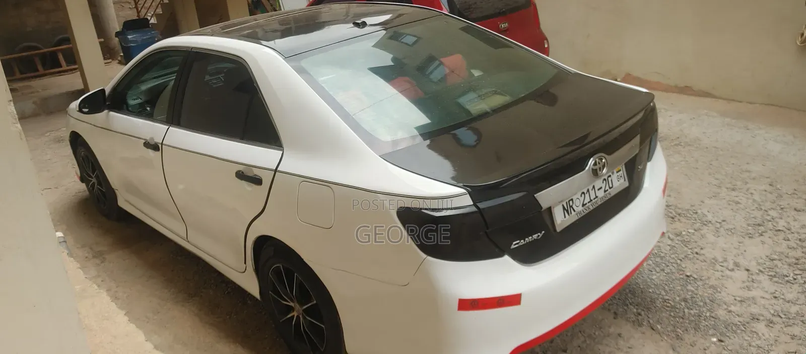 Toyota Camry SE 4dr Sedan (2.5L 4cyl 6A) 2013 Gray