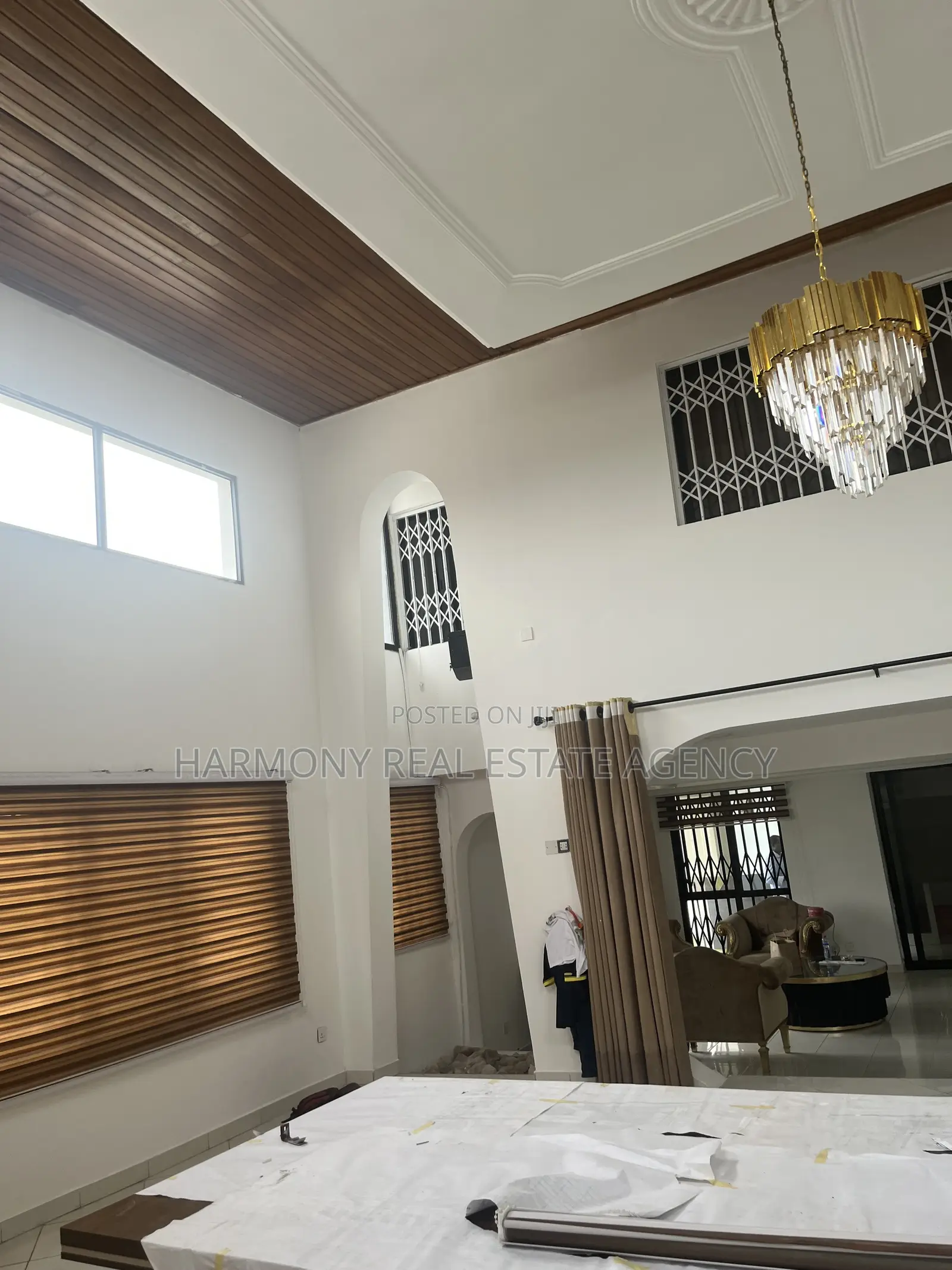 10bdrm House in Dzorwulu for rent