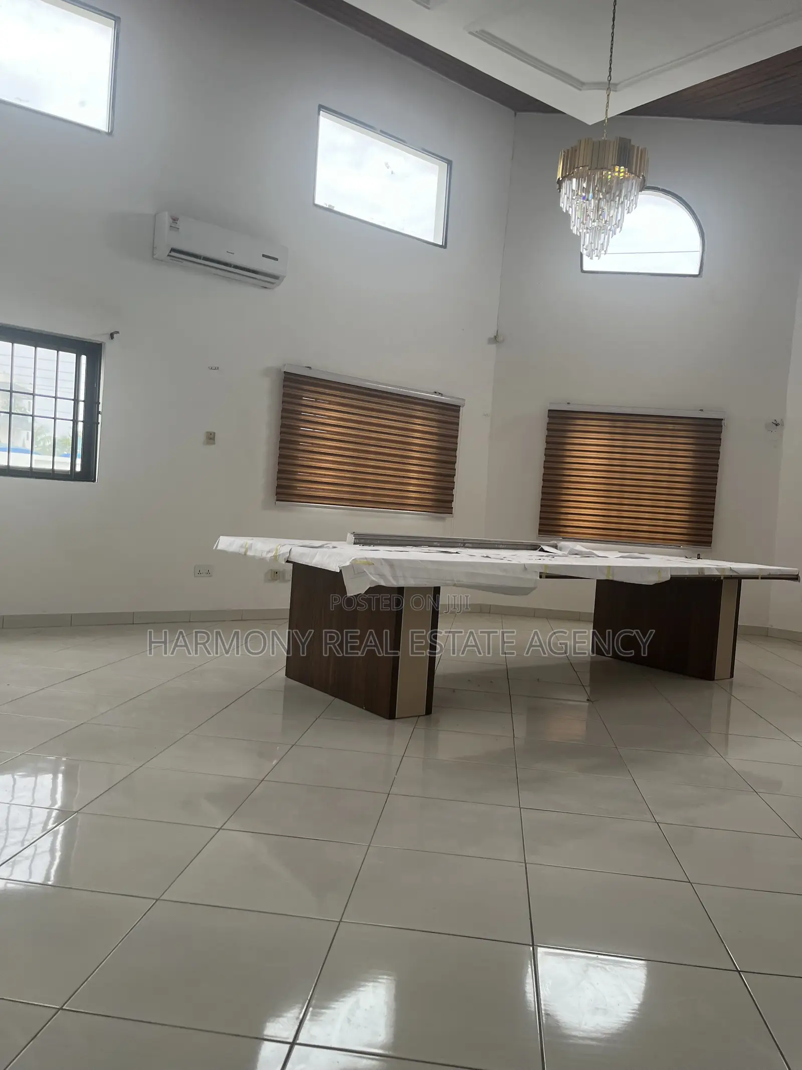 10bdrm House in Dzorwulu for rent