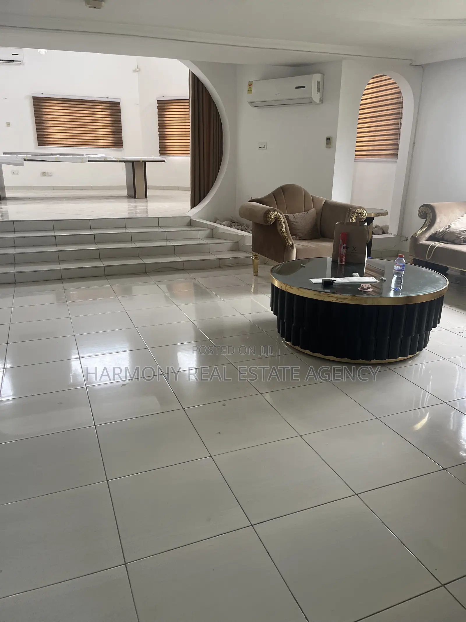 10bdrm House in Dzorwulu for rent