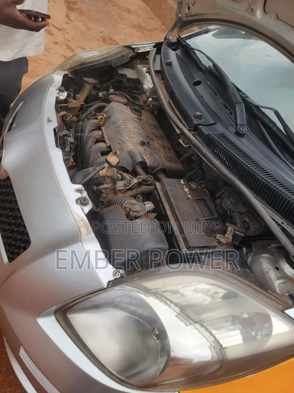 Toyota Vitz 2010 Silver