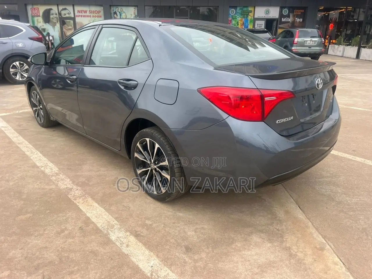 Toyota Corolla SE (1.8L 4cyl 6M) 2018 Gray