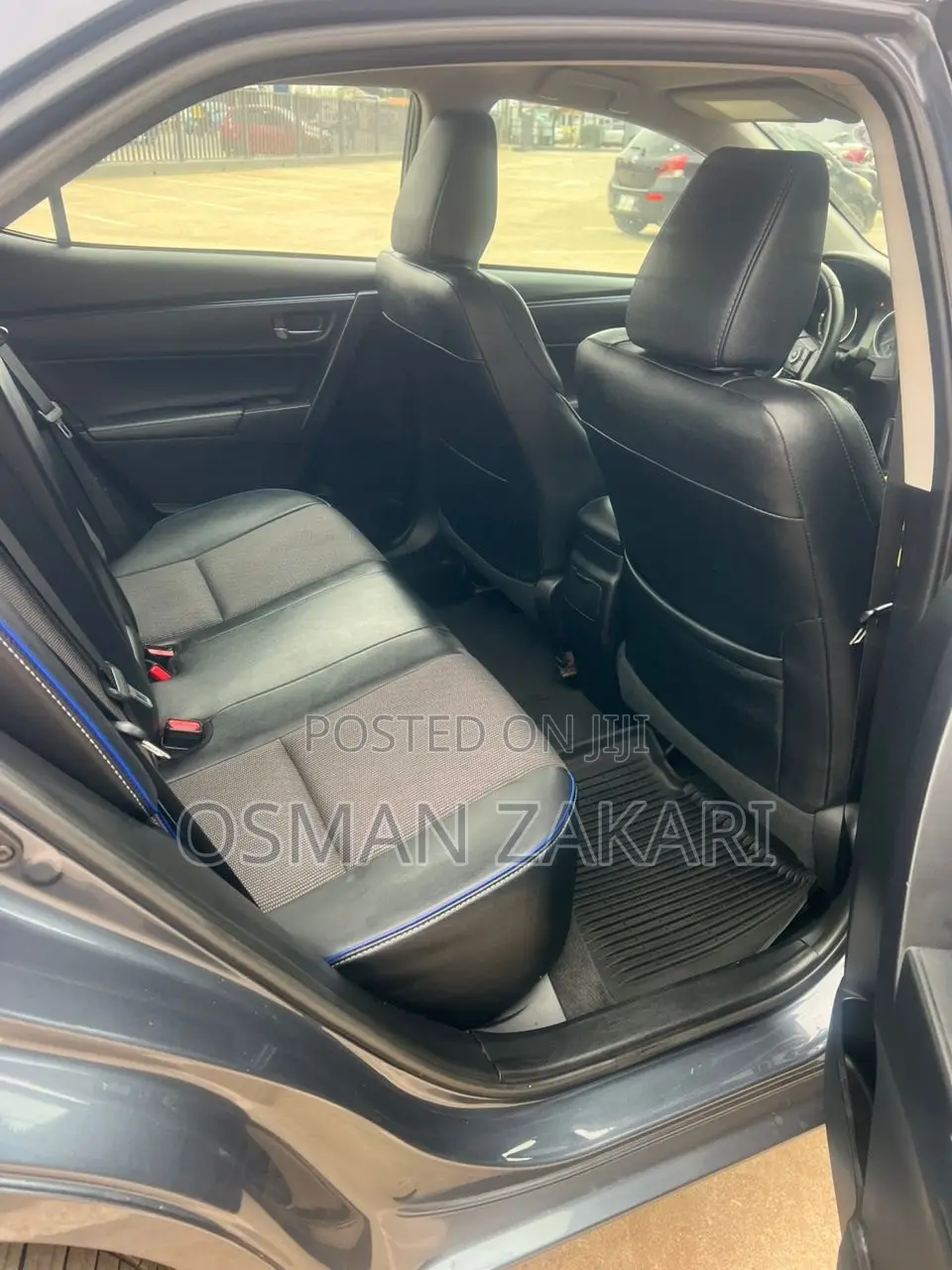 Toyota Corolla SE (1.8L 4cyl 6M) 2018 Gray