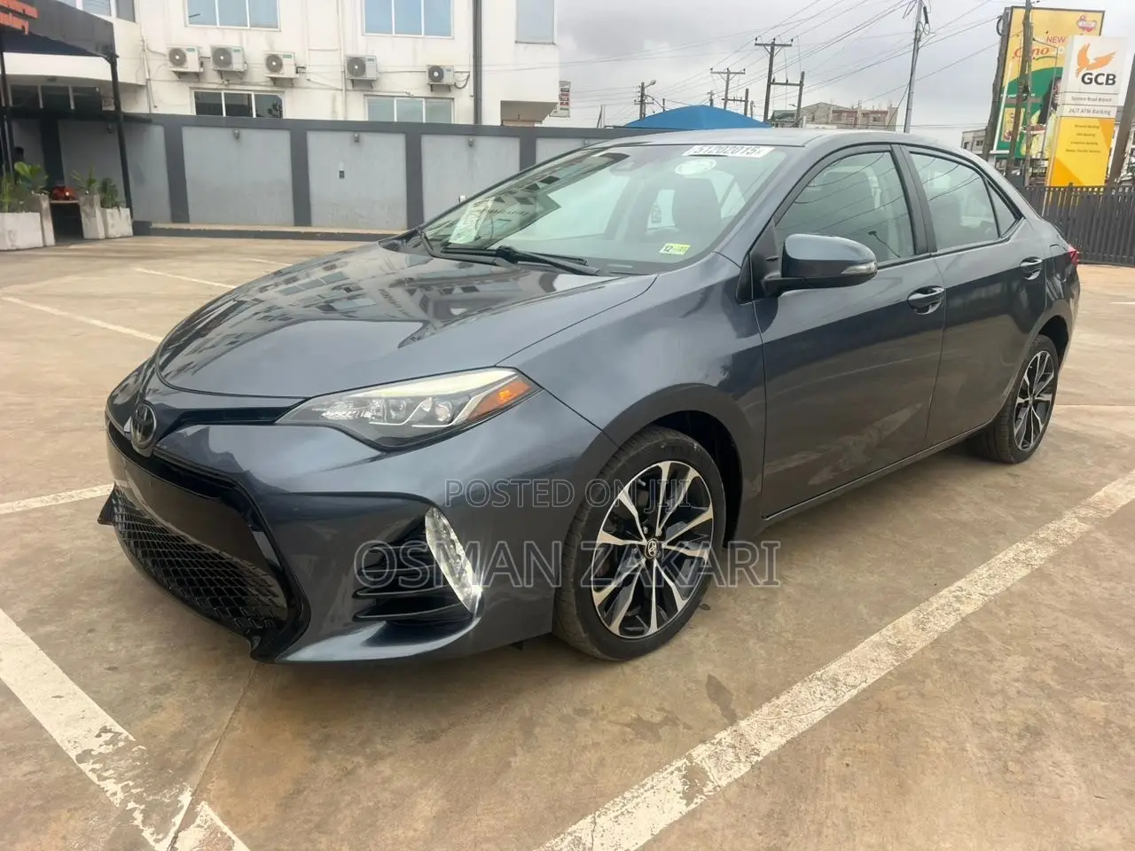 Toyota Corolla SE (1.8L 4cyl 6M) 2018 Gray