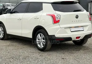 SsangYong Tivoli 2015 White