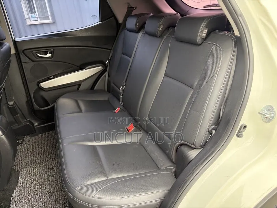 SsangYong Tivoli 2015 White