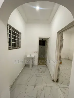 1bdrm Room & Parlour in New Lgn Adenta for rent