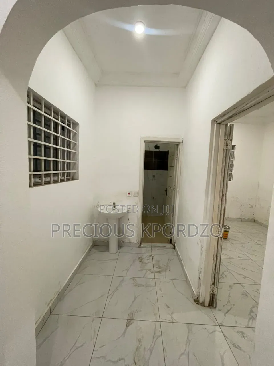 1bdrm Room & Parlour in New Lgn Adenta for rent