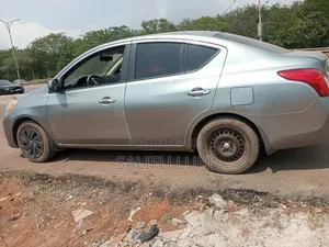 Nissan Versa 1.6 S Sedan 2012 Silver