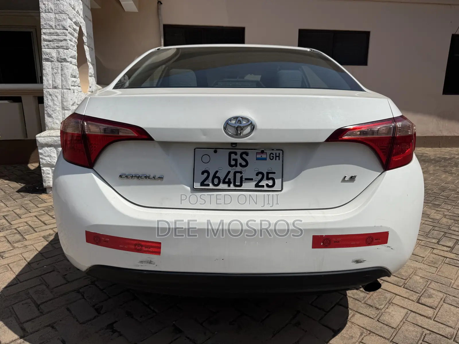 Toyota Corolla LE Eco (1.8L 4cyl 2A) 2019 White