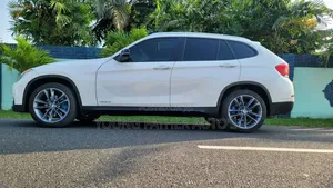 BMW X1 sDrive28i 4dr SUV (2.0L 4cyl Turbo 8A) 2014 White