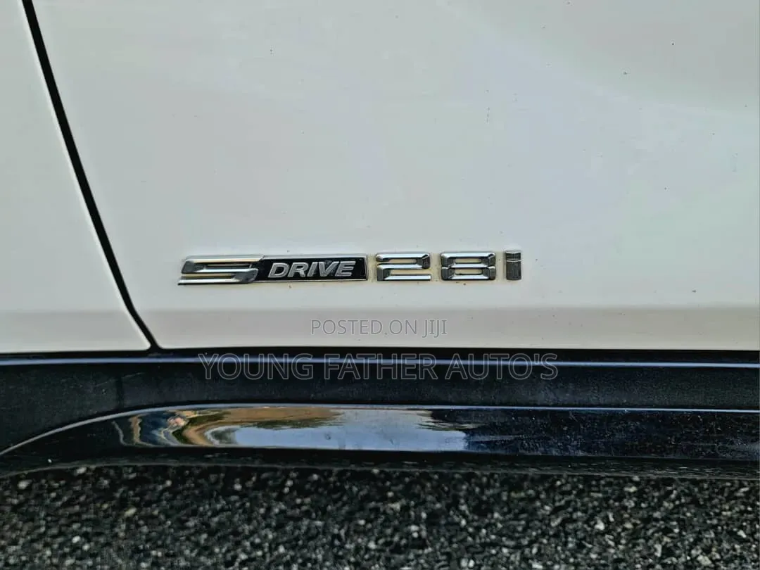 BMW X1 sDrive28i 4dr SUV (2.0L 4cyl Turbo 8A) 2014 White