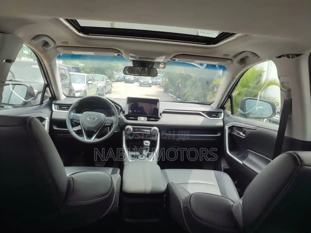 Toyota RAV4 XLE AWD 2024 Gray
