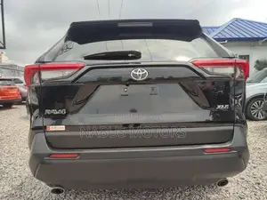 Toyota RAV4 XLE AWD 2024 Gray