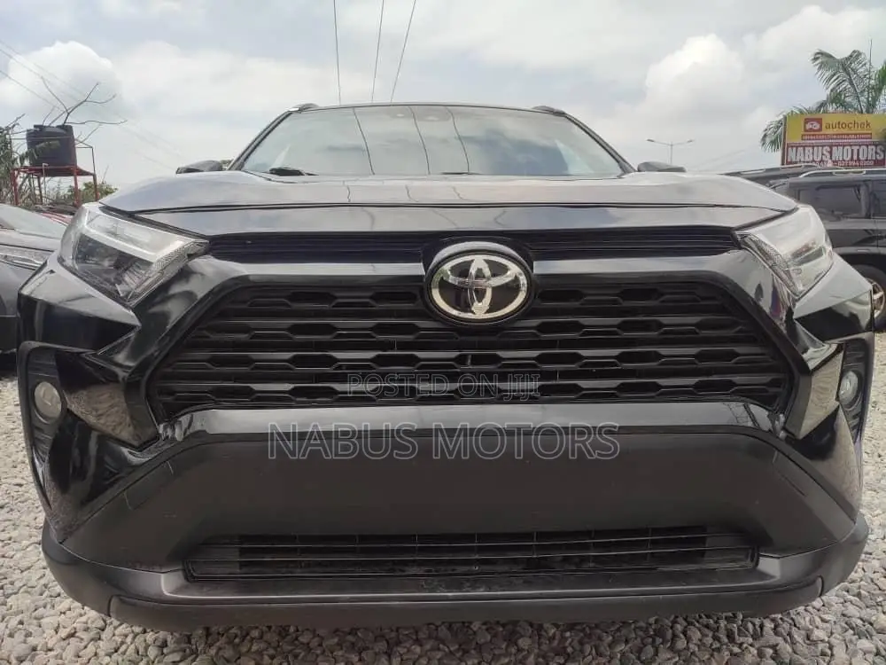 Toyota RAV4 XLE AWD 2024 Gray