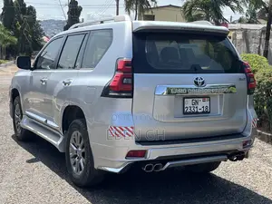 Toyota Land Cruiser Prado 4.0 Petrol GX-R 2018 Silver