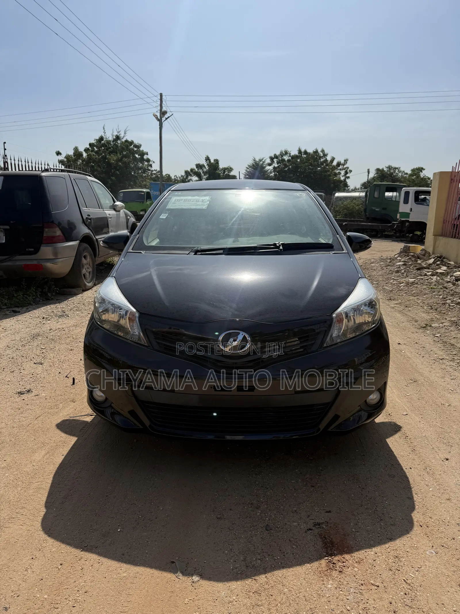 Toyota Vitz 1.3 FWD 5dr 2012 Black