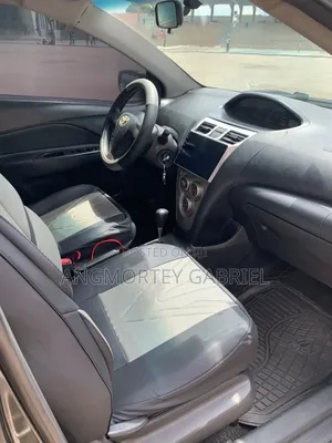 Toyota Yaris 2010 Black