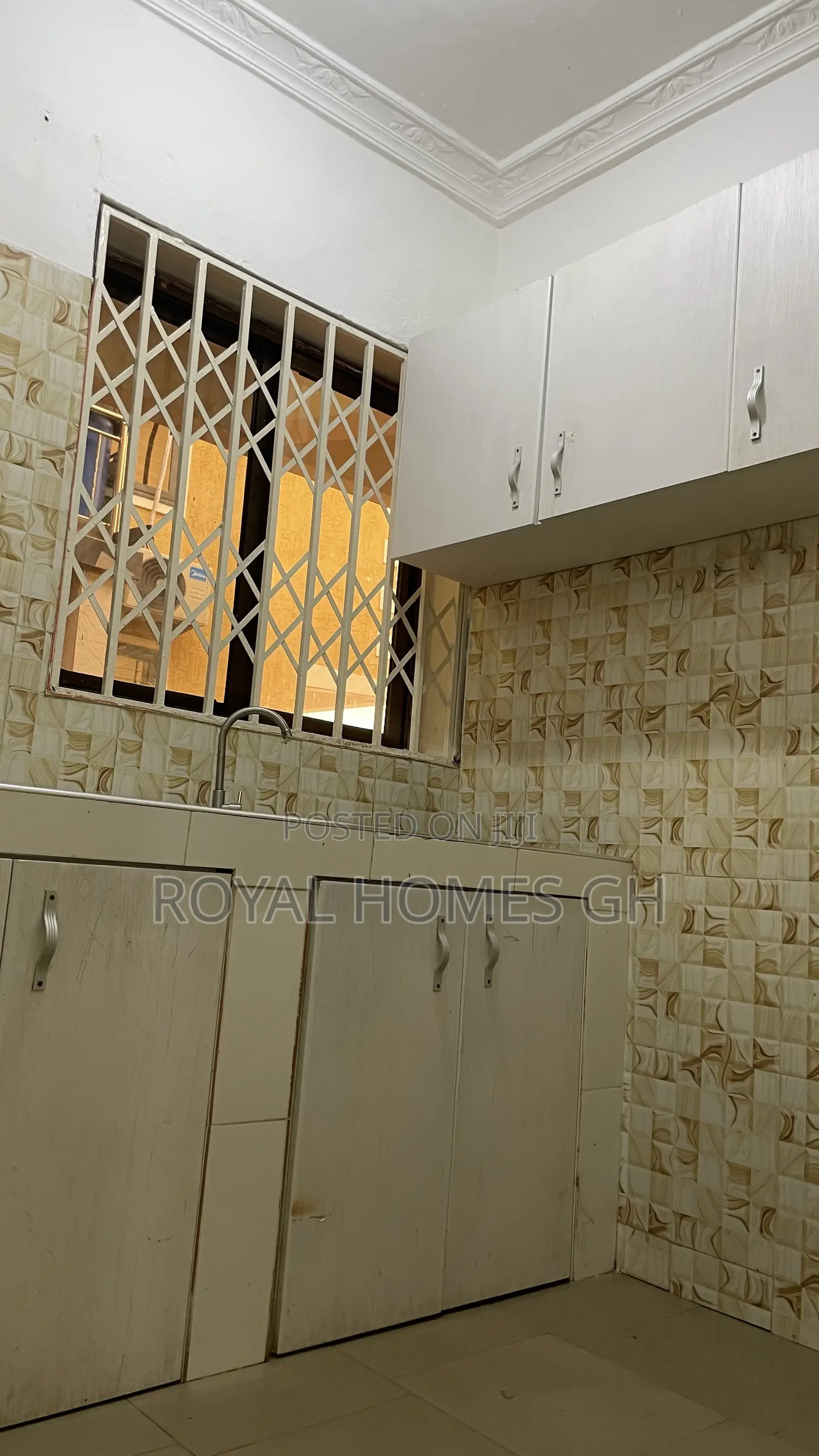 1bdrm Apartment in Royal Homes Gh, East Legon for rent