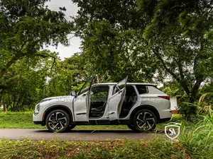 Mitsubishi Outlander 2022 White
