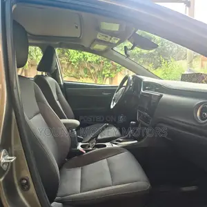 Toyota Corolla LE 4dr Sedan (1.8L 4cyl CVT) 2017 Brown