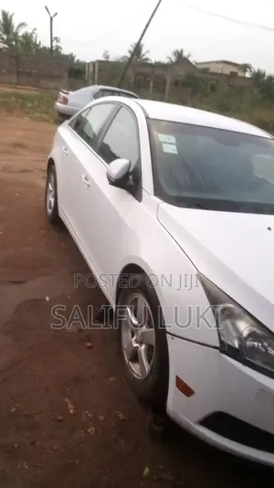 Chevrolet Cruze 1LT 4dr Sedan (1.4L 4cyl Turbo 6A) 2014 White