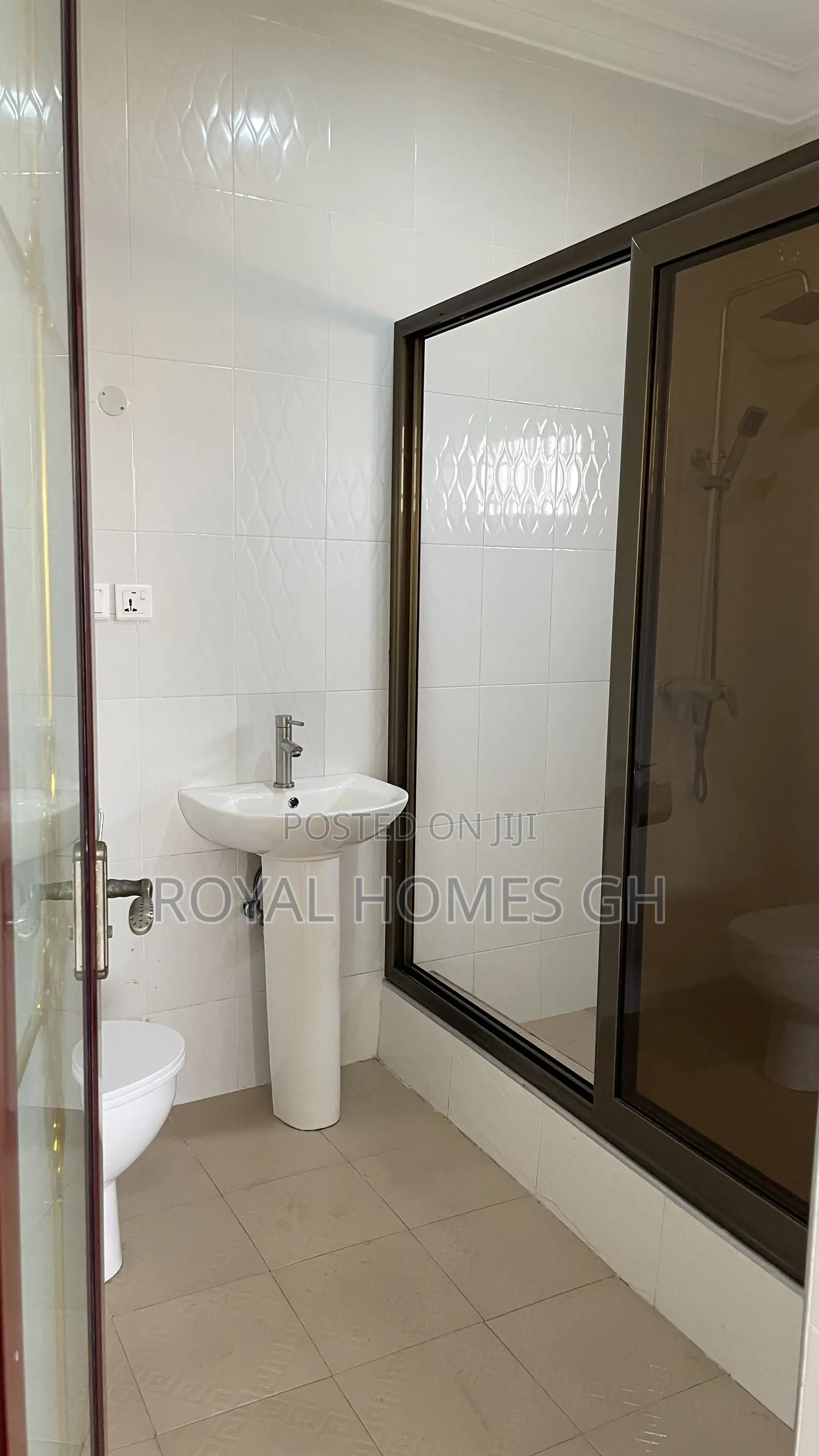 2bdrm Apartment in Royal Homes Gh, East Legon for rent