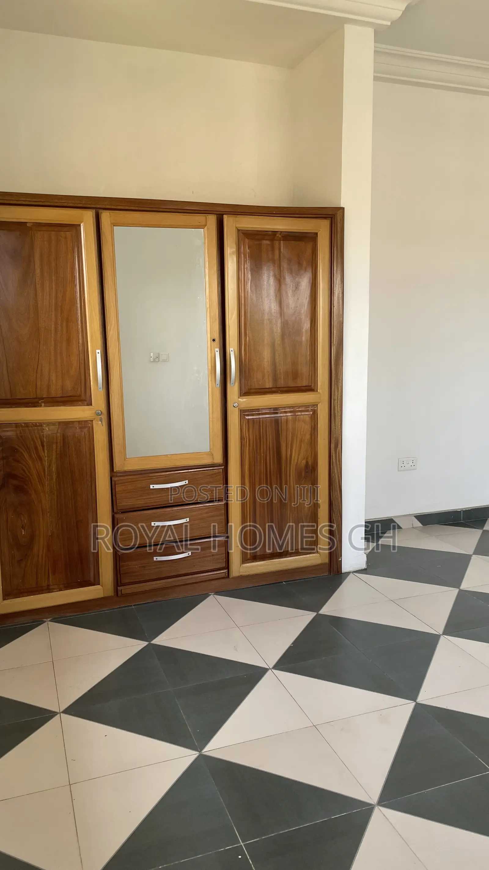 2bdrm Apartment in Royal Homes Gh, East Legon for rent