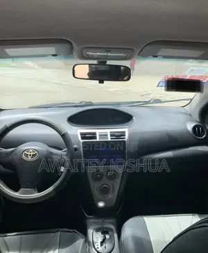 Toyota Yaris 2010 Black