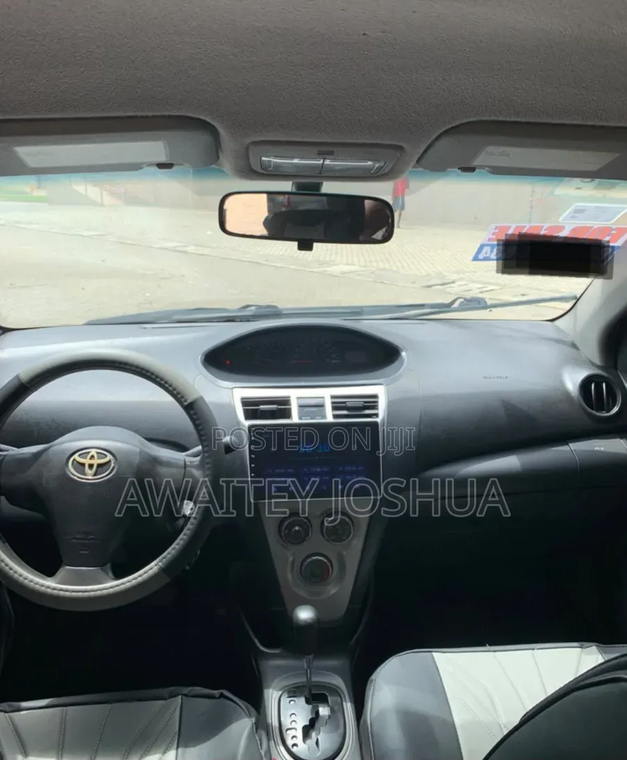 Toyota Yaris 2010 Black