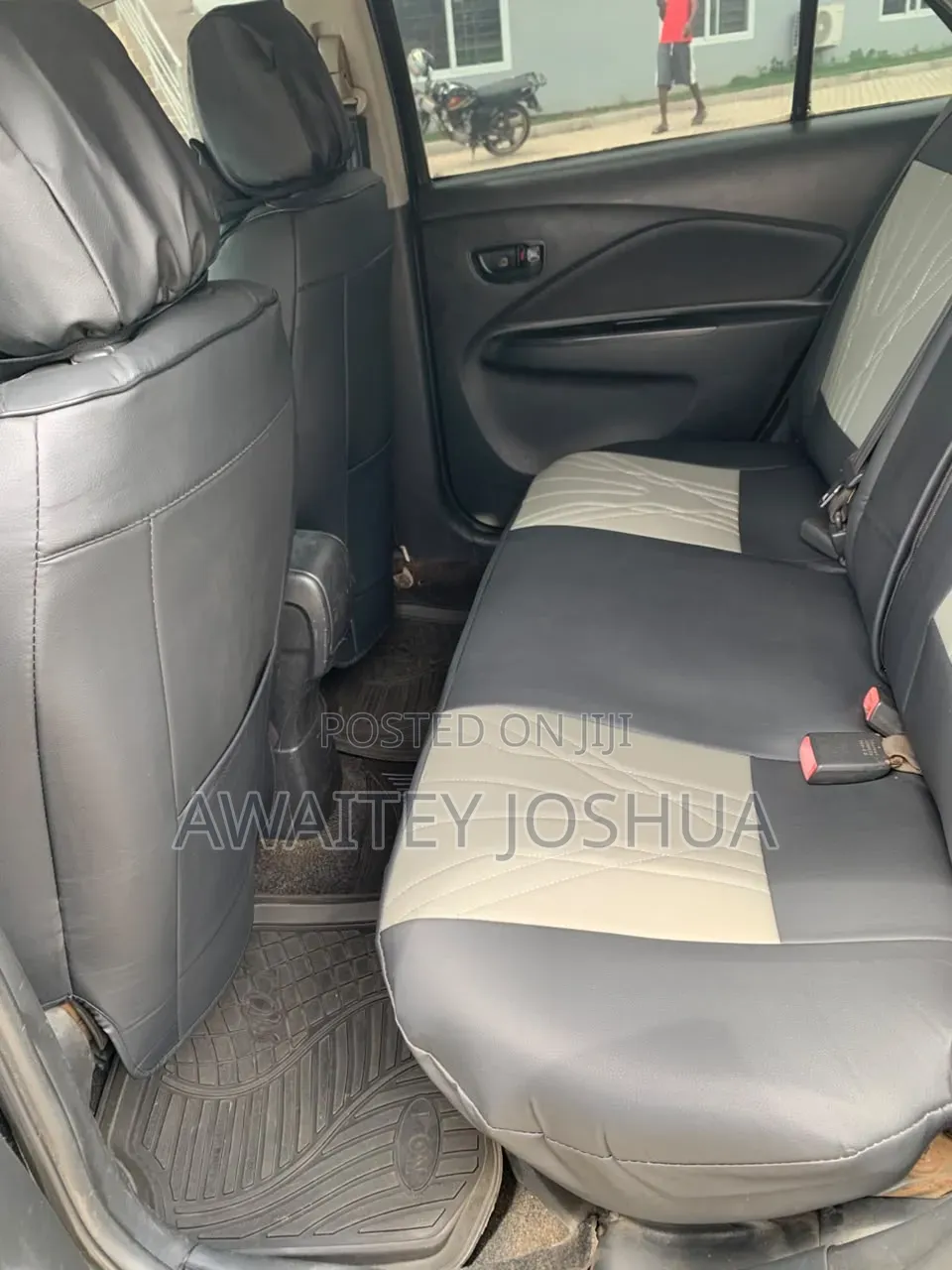 Toyota Yaris 2010 Black