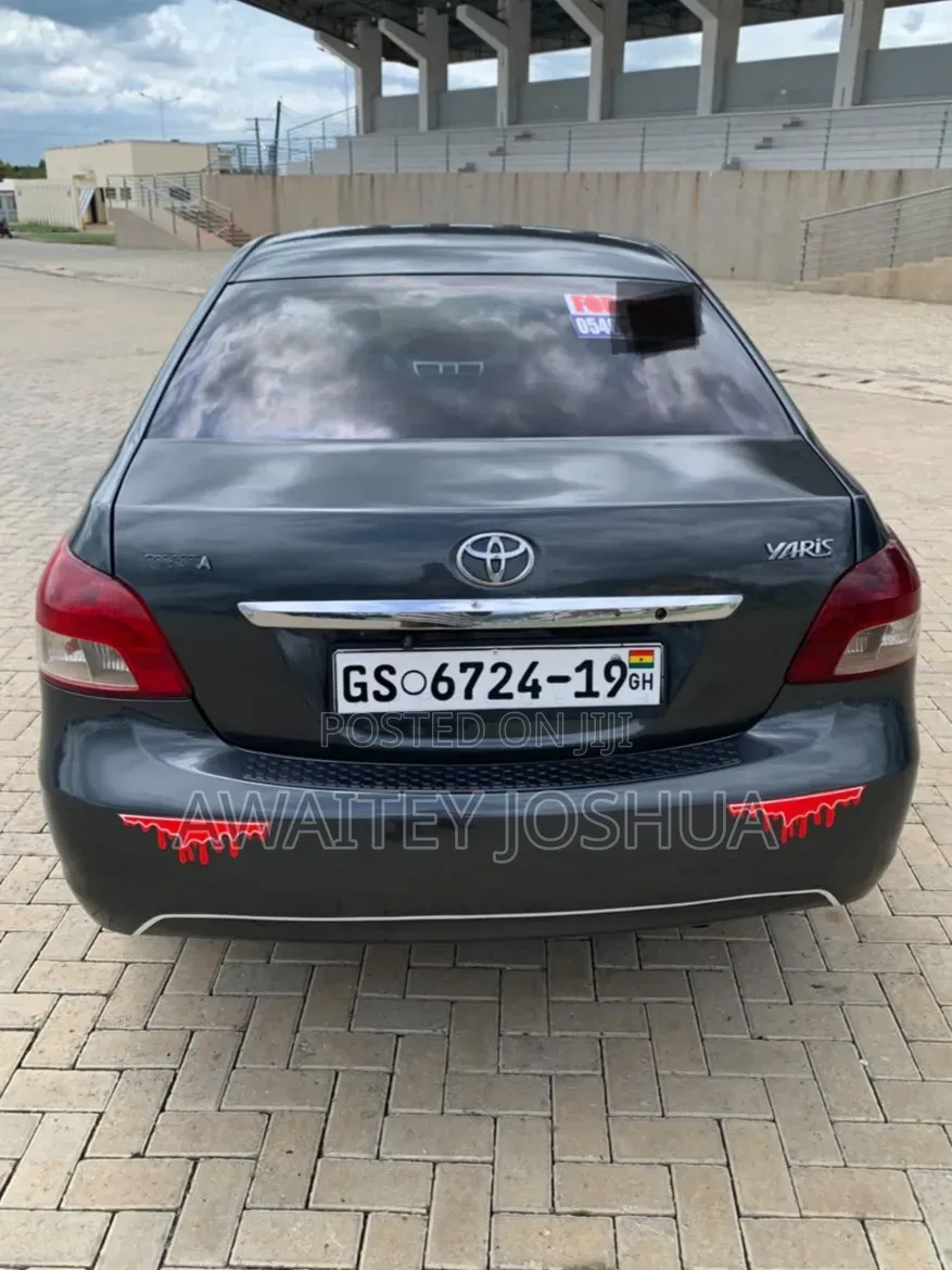 Toyota Yaris 2010 Black