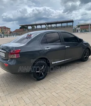 Toyota Yaris 2010 Black