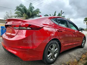 Hyundai Elantra SE Sedan FWD (2.0L 4cyl 6M) 2017 Red