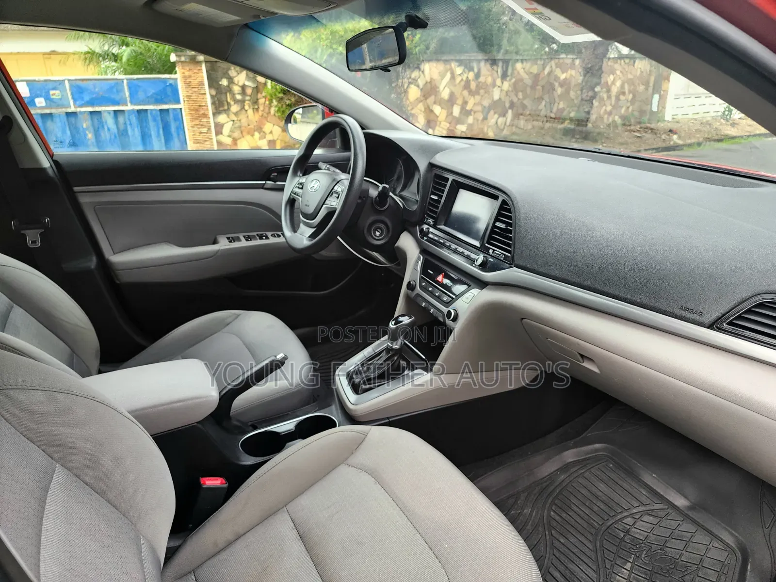 Hyundai Elantra SE Sedan FWD (2.0L 4cyl 6M) 2017 Red