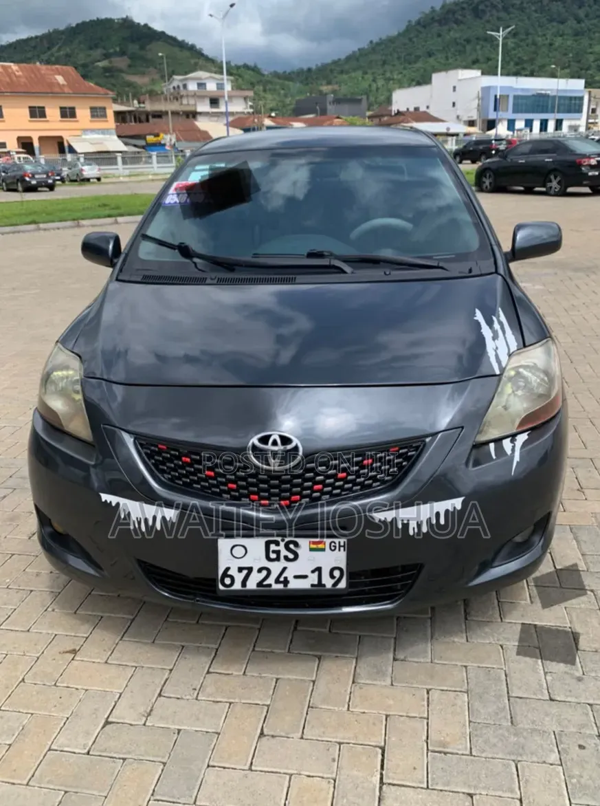 Toyota Yaris 2010 Black