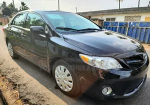 Toyota Corolla LE Special Edition 4dr Sedan (1.8L 4cyl 4A) 2013 Black