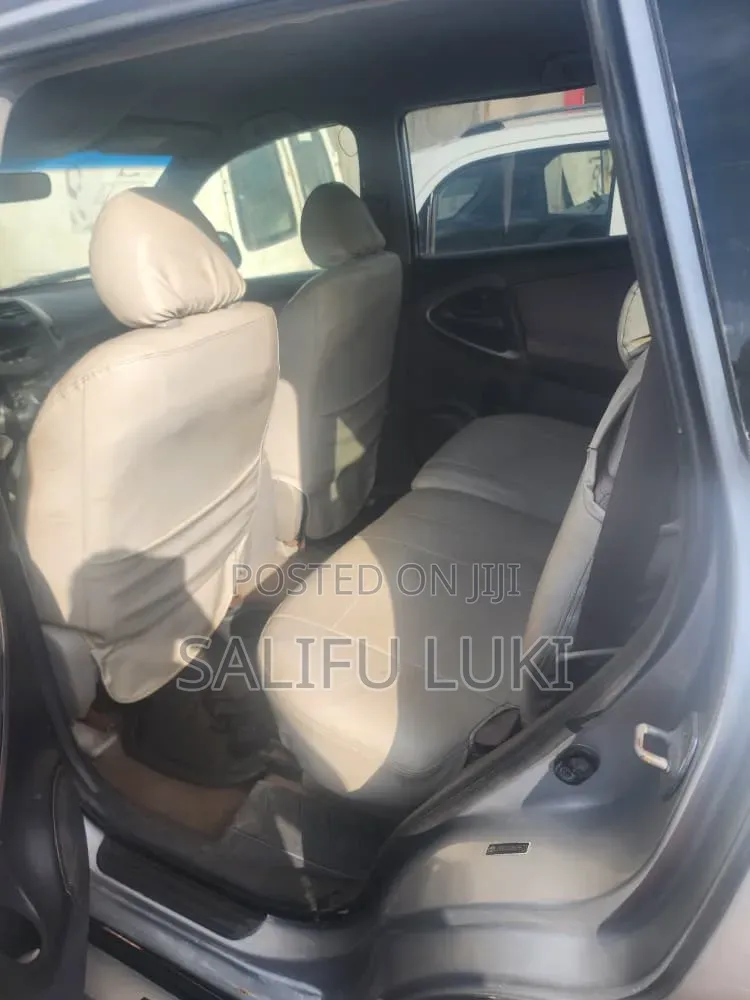 Toyota RAV4 2.4 2008 Silver
