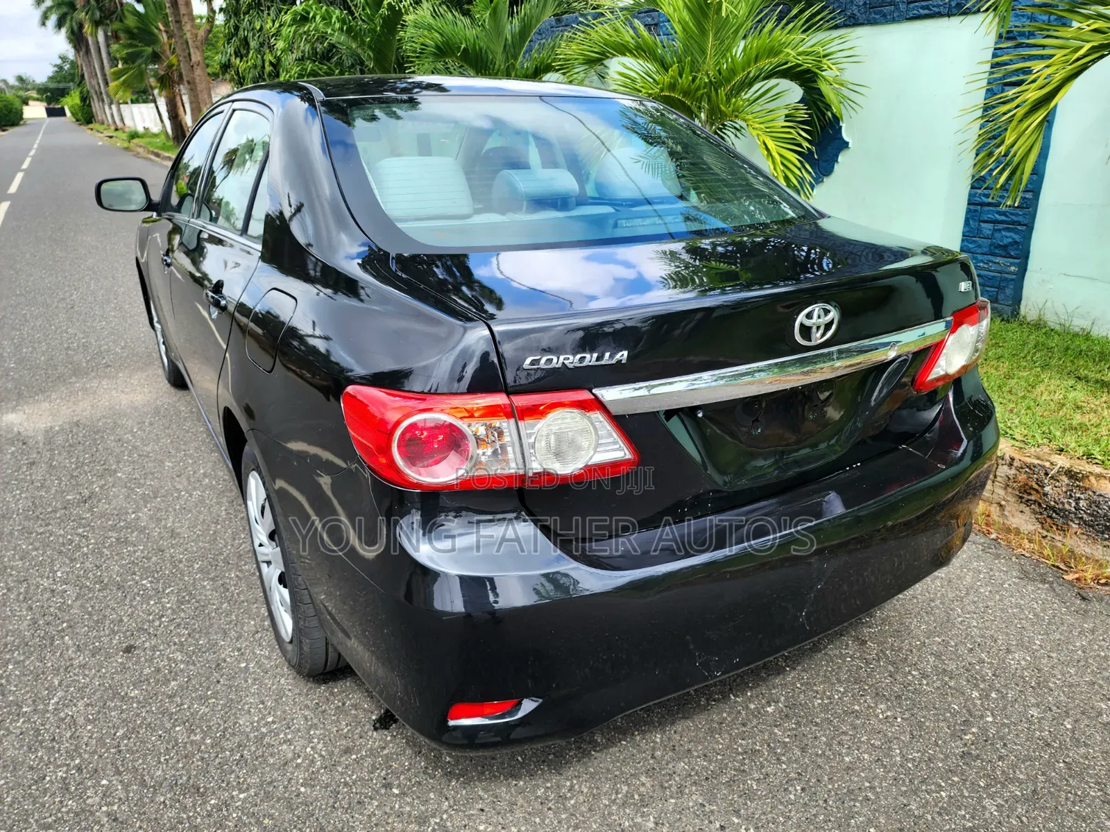Toyota Corolla LE Special Edition 4dr Sedan (1.8L 4cyl 4A) 2013 Black