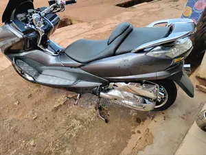 Yamaha Majesty 2023 Silver