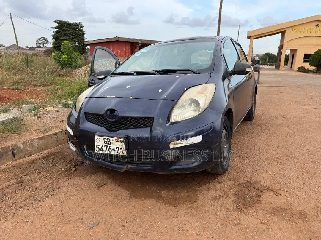 Toyota Vitz 2010 Blue