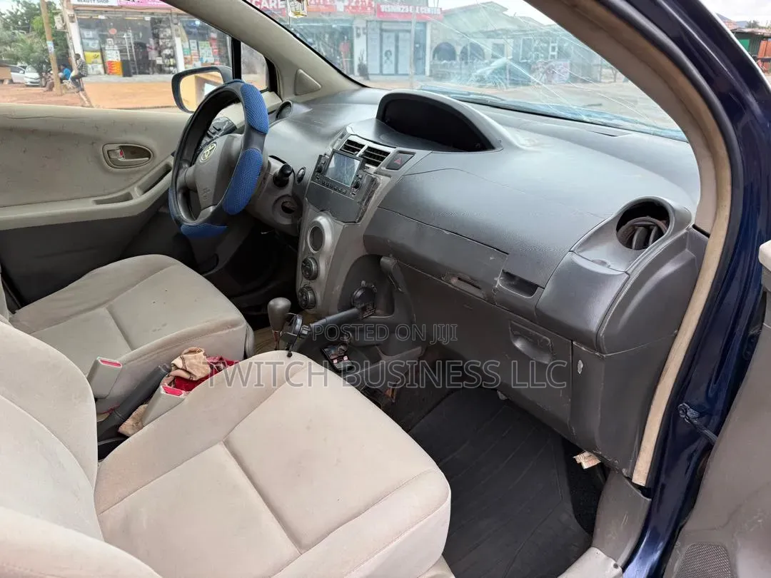 Toyota Vitz 2010 Blue