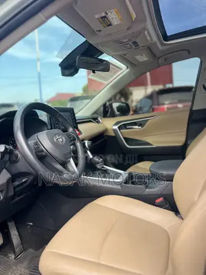 Toyota RAV4 XLE Premium 2022 Teal